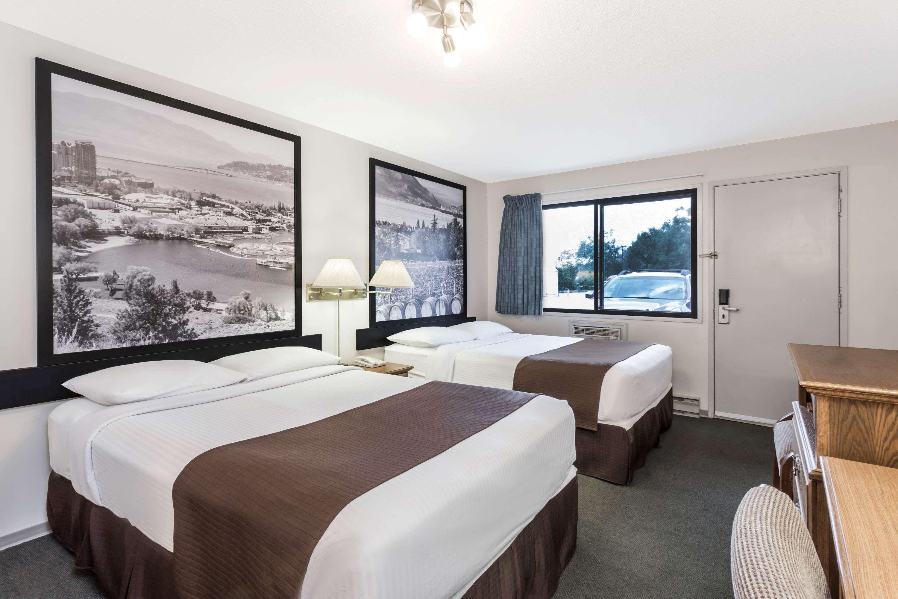 ซูเปอร์ 8 บาย วินด์แฮม เคโลว์นา บริติชโคลัมเบีย Hotel ภายนอก รูปภาพ